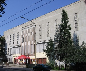 WrocÅaw, "Lwów" cinema, built in 1926 by Adolf Rading for the Odd Fellow Lodge © Julo | Wikimedia Commons