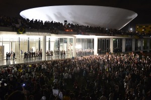 Protesters on Congresso Nacional, "The House of the People" in BrasÃlia, June 17, 2013. © Valter Campanato | Agência Brasil