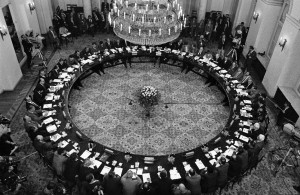 Polish Round Table Talks in Warsaw, Poland, on February 6, 1989. © Erazm Ciołek | Polska: sierpień 1980–sierpień 1989