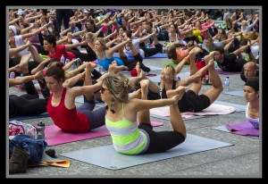 Yoga in King George Square, Brisbane &Acirc;&copy; Sheba_Also | Flickr Creative Commons