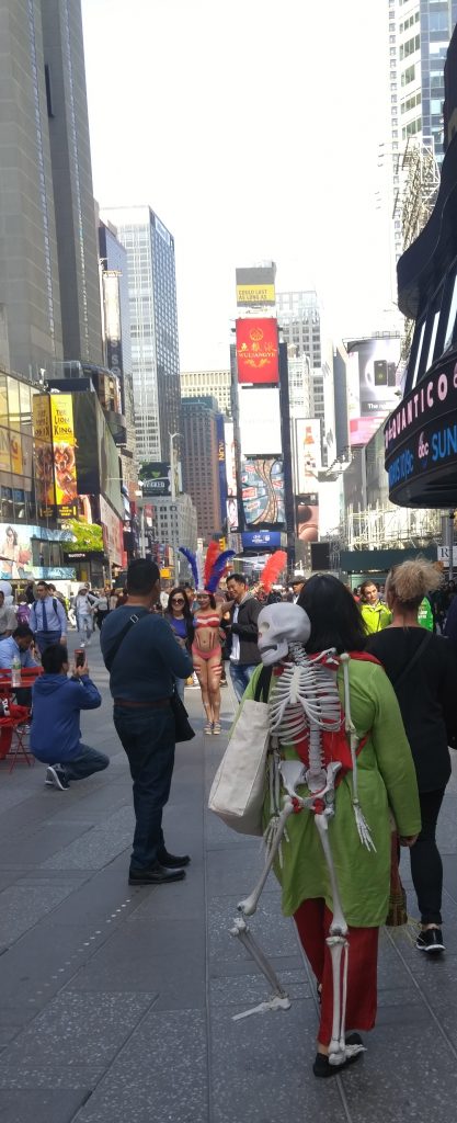 Artivism and the space(s) of democracy: Ashmina with Bipad walking along Swayambhu (Kathmandu) © Marina Kaneti